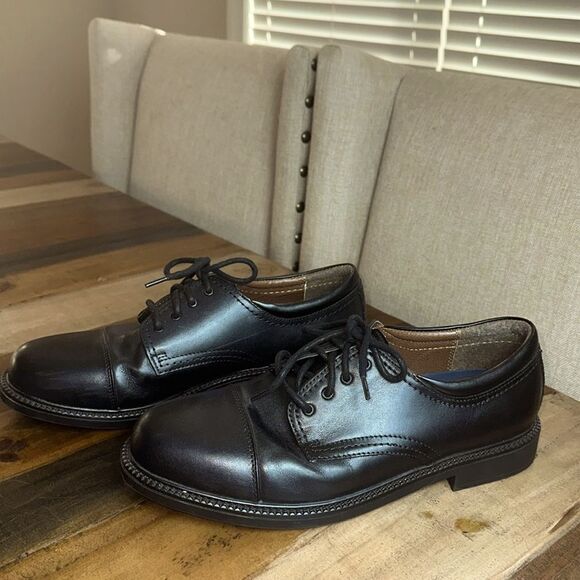 Dockers Oxfords Shoe - Picture 1 of 7